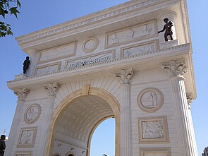 A triumphal arch for Skopje
