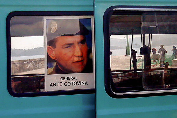 Author: Quahadi Añtó, source: wikimedia commons, URL: http://commons.wikimedia.org/wiki/File:Ante_Gotovina.poster_potpore03798.JPG